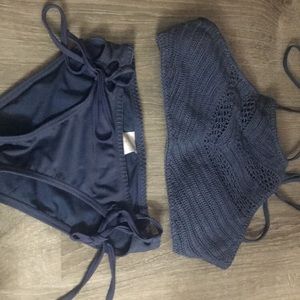 (the top is medium the bottoms are xs)